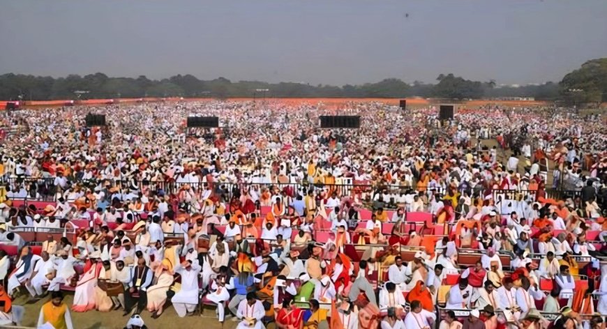 ब्रिगेड परेड ग्राउंड में अनोखी सभा: हजारों लोग भगवद गीता का जाप करते हैं, राजनीतिक नेता वैचारिक पाठ में व्यस्त रहते हैं